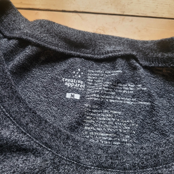 Iowa Hawkeyes Tee Slim Fit V-Neck T-Shirt Gray M - Picture 4 of 4